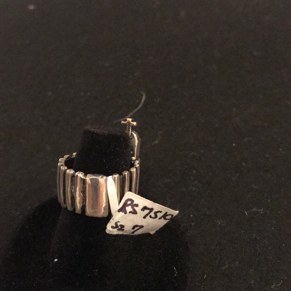 Ring - Picture 3 of 3